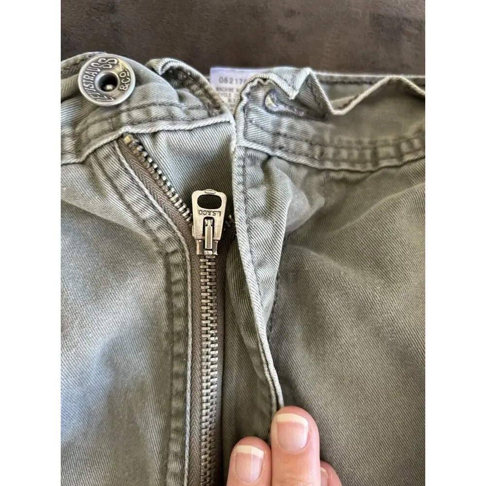 VTG Levis Cargo Shorts mens 34 Baggy kahki grunge y2k khaki utility Cotton